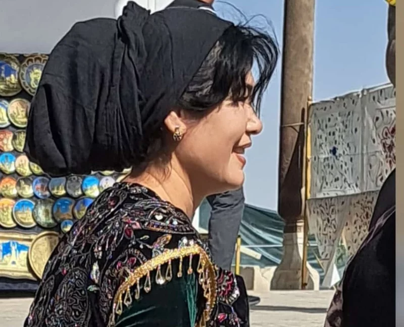 Klassische Trachten mit Stickerei 